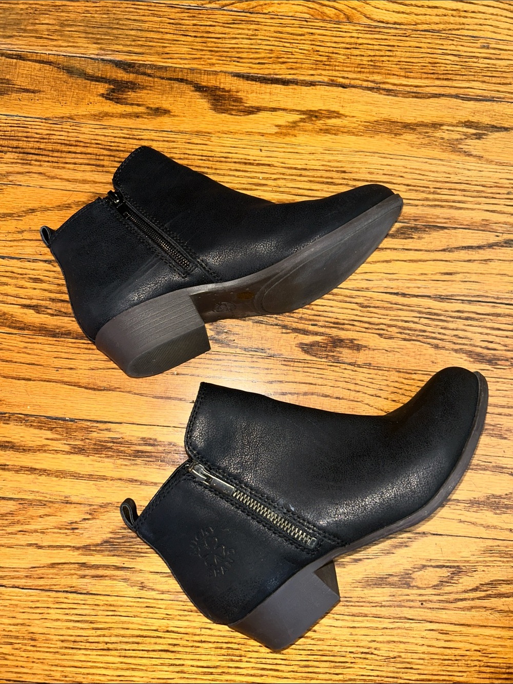 Girls lucky brand booties